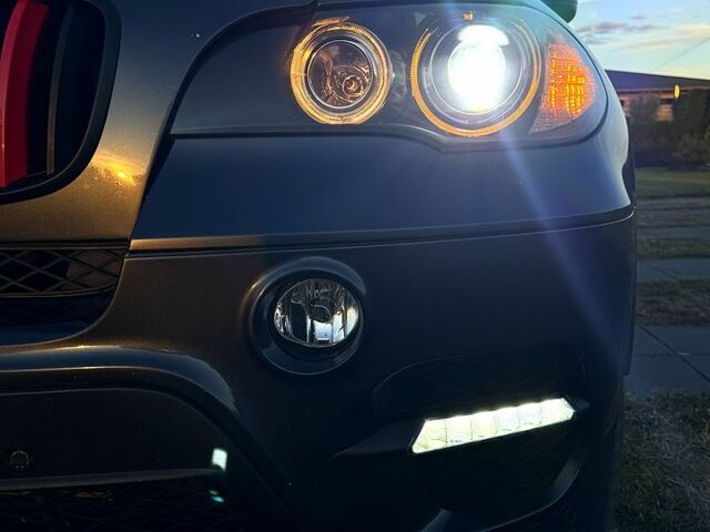 Серый БМВ Х5, объемом двигателя 3 л и пробегом 244 тыс. км за 17000 $, фото 4 на Automoto.ua