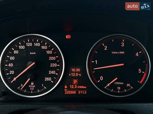 Серый БМВ Х5, объемом двигателя 2.99 л и пробегом 225 тыс. км за 15999 $, фото 12 на Automoto.ua