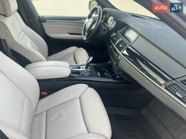Серый БМВ Х5, объемом двигателя 3 л и пробегом 268 тыс. км за 17800 $, фото 22 на Automoto.ua