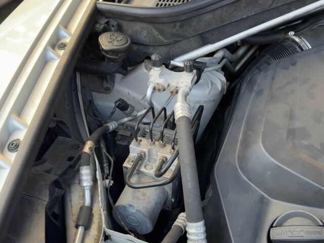 Серый БМВ Х5, объемом двигателя 3 л и пробегом 211 тыс. км за 8500 $, фото 6 на Automoto.ua