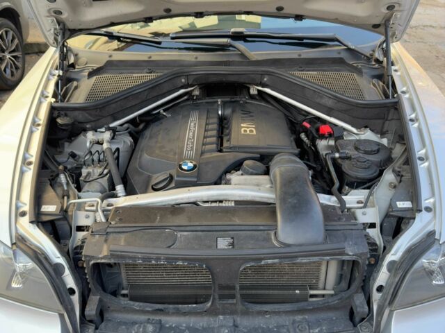 Серый БМВ Х5, объемом двигателя 3 л и пробегом 211 тыс. км за 8500 $, фото 9 на Automoto.ua