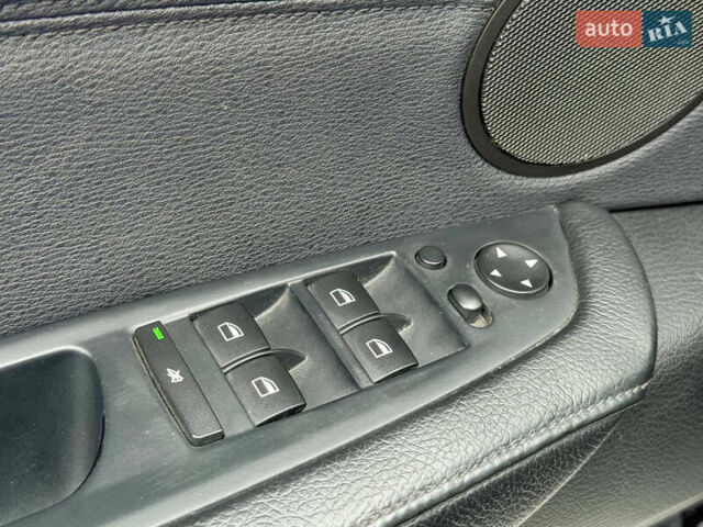 Сірий БМВ Х5, об'ємом двигуна 2.98 л та пробігом 10 тис. км за 12500 $, фото 36 на Automoto.ua