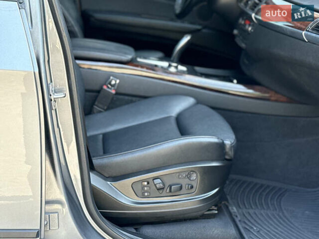 Сірий БМВ Х5, об'ємом двигуна 3 л та пробігом 207 тис. км за 17999 $, фото 17 на Automoto.ua