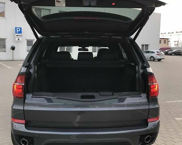 Серый БМВ Х5, объемом двигателя 3.5 л и пробегом 330 тыс. км за 14500 $, фото 18 на Automoto.ua