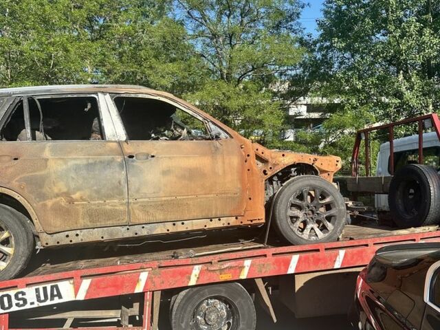 Серый БМВ Х5, объемом двигателя 3 л и пробегом 150 тыс. км за 100 $, фото 4 на Automoto.ua