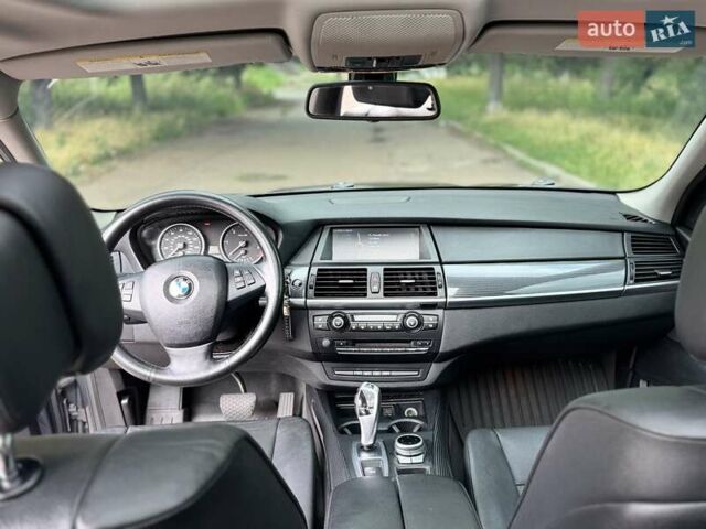 Серый БМВ Х5, объемом двигателя 3 л и пробегом 224 тыс. км за 19000 $, фото 6 на Automoto.ua