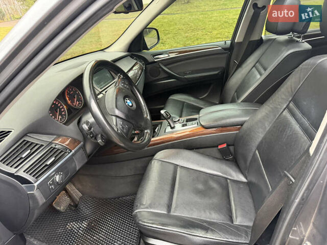 Серый БМВ Х5, объемом двигателя 2.98 л и пробегом 180 тыс. км за 12500 $, фото 16 на Automoto.ua