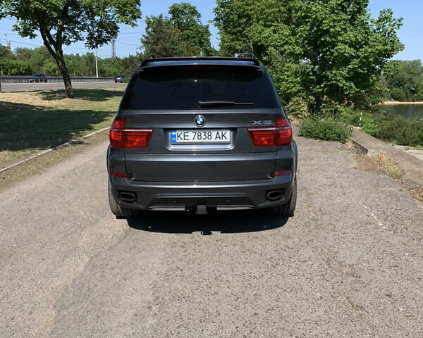 Сірий БМВ Х5, об'ємом двигуна 3 л та пробігом 317 тис. км за 17000 $, фото 5 на Automoto.ua