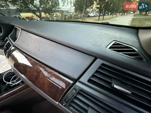 Серый БМВ Х5, объемом двигателя 3 л и пробегом 320 тыс. км за 16700 $, фото 54 на Automoto.ua