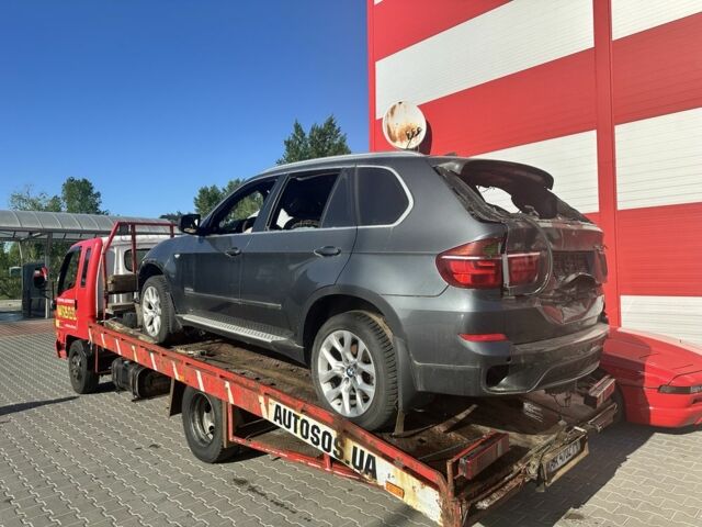 Серый БМВ Х5, объемом двигателя 3 л и пробегом 150 тыс. км за 100 $, фото 1 на Automoto.ua