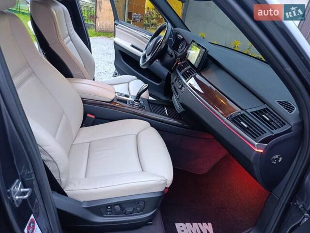 Сірий БМВ Х5, об'ємом двигуна 0 л та пробігом 216 тис. км за 19500 $, фото 30 на Automoto.ua
