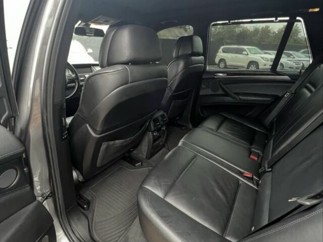 Серый БМВ Х5, объемом двигателя 3 л и пробегом 330 тыс. км за 13500 $, фото 15 на Automoto.ua