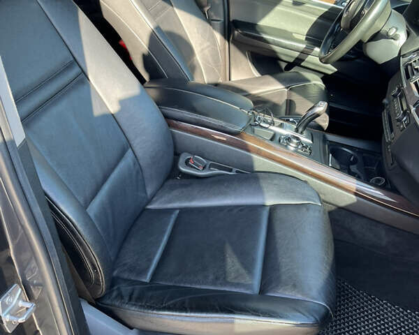 БМВ Х5 2011 в Черновцах на Automoto.ua Серый БМВ Х5, объемом двигателя 3 л и пробегом 247 тыс. км за 18000 $, фото 9 на Automoto.ua