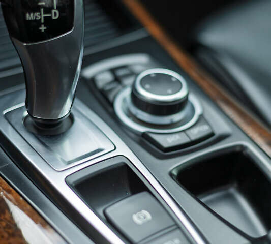 Сірий БМВ Х5, об'ємом двигуна 3 л та пробігом 237 тис. км за 19900 $, фото 38 на Automoto.ua