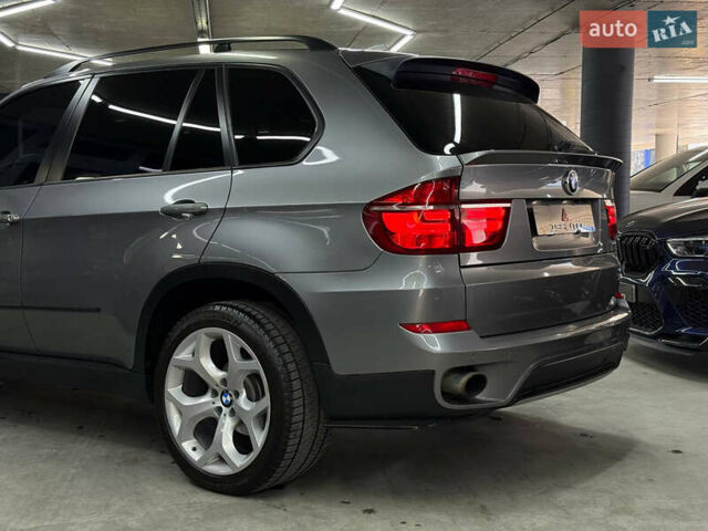 Серый БМВ Х5, объемом двигателя 2.98 л и пробегом 265 тыс. км за 14000 $, фото 5 на Automoto.ua