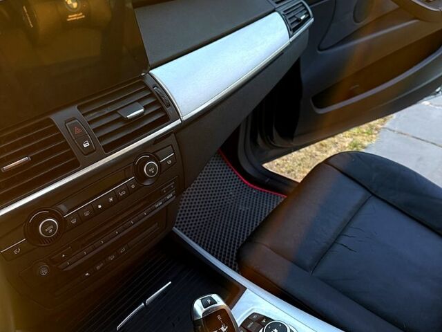 Серый БМВ Х5, объемом двигателя 3 л и пробегом 244 тыс. км за 17000 $, фото 7 на Automoto.ua