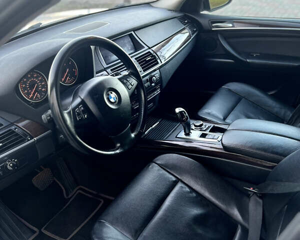 Сірий БМВ Х5, об'ємом двигуна 3 л та пробігом 238 тис. км за 16300 $, фото 4 на Automoto.ua