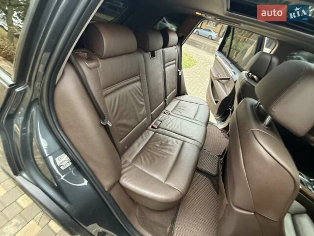 Серый БМВ Х5, объемом двигателя 3 л и пробегом 320 тыс. км за 16900 $, фото 73 на Automoto.ua