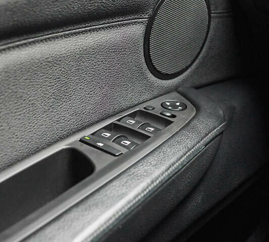 Сірий БМВ Х5, об'ємом двигуна 3 л та пробігом 237 тис. км за 19900 $, фото 47 на Automoto.ua
