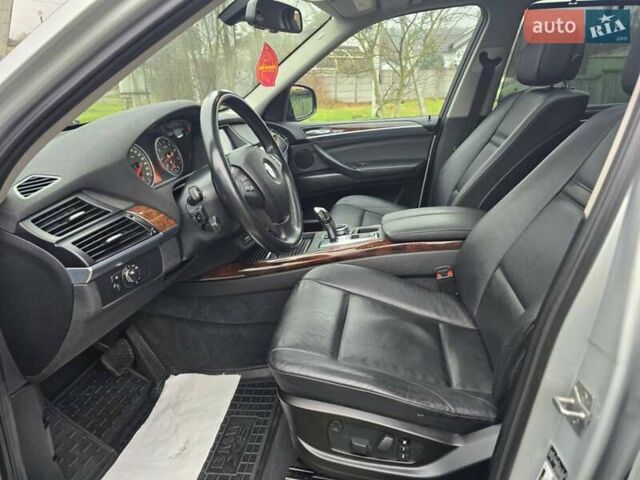 Сірий БМВ Х5, об'ємом двигуна 2.98 л та пробігом 169 тис. км за 12300 $, фото 3 на Automoto.ua
