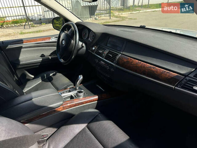 Сірий БМВ Х5, об'ємом двигуна 2.98 л та пробігом 168 тис. км за 13000 $, фото 8 на Automoto.ua