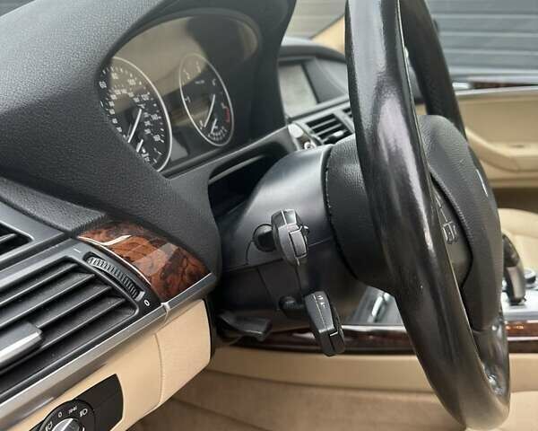 Сірий БМВ Х5, об'ємом двигуна 3 л та пробігом 270 тис. км за 14650 $, фото 25 на Automoto.ua