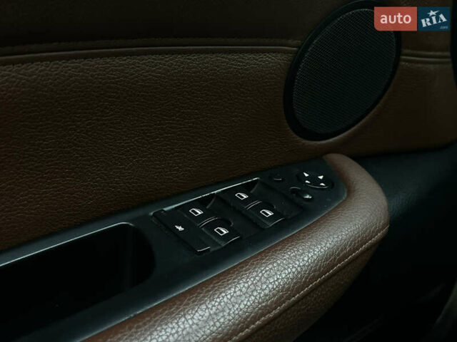 Серый БМВ Х5, объемом двигателя 2.99 л и пробегом 225 тыс. км за 15999 $, фото 9 на Automoto.ua