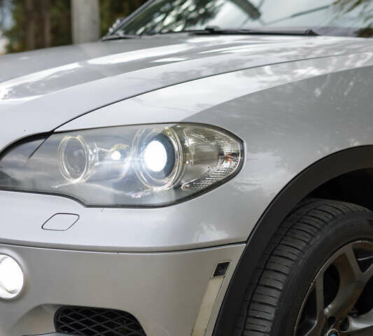Сірий БМВ Х5, об'ємом двигуна 3 л та пробігом 237 тис. км за 19900 $, фото 13 на Automoto.ua