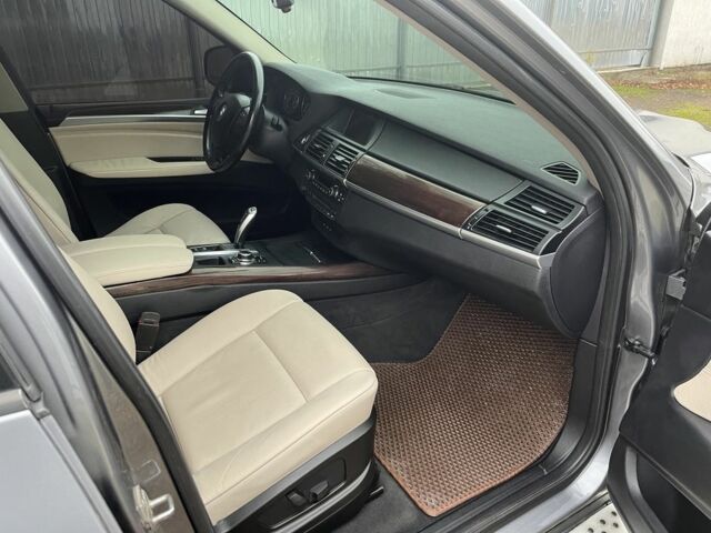 Сірий БМВ Х5, об'ємом двигуна 3 л та пробігом 309 тис. км за 12000 $, фото 10 на Automoto.ua