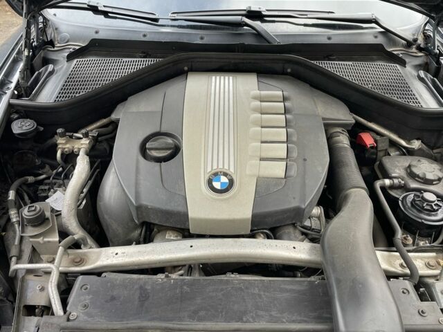 Серый БМВ Х5, объемом двигателя 3 л и пробегом 199 тыс. км за 18500 $, фото 3 на Automoto.ua