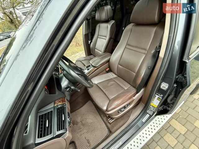 Серый БМВ Х5, объемом двигателя 3 л и пробегом 320 тыс. км за 16900 $, фото 38 на Automoto.ua