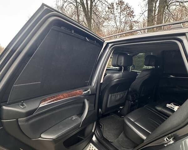 Серый БМВ Х5, объемом двигателя 2.99 л и пробегом 334 тыс. км за 16500 $, фото 13 на Automoto.ua