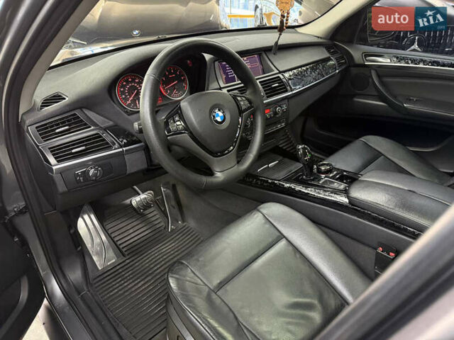 Серый БМВ Х5, объемом двигателя 2.98 л и пробегом 265 тыс. км за 14000 $, фото 8 на Automoto.ua