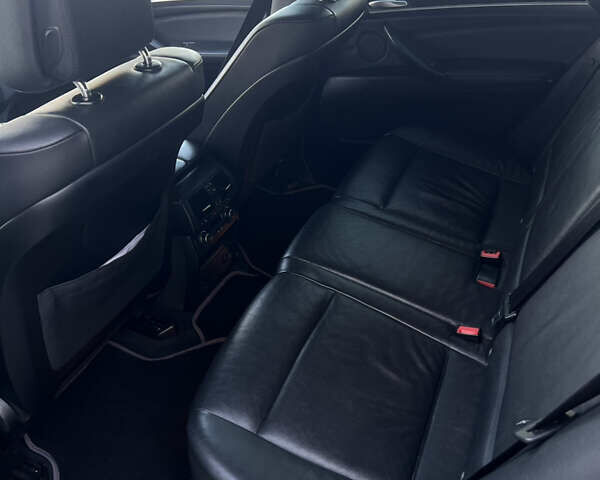 Сірий БМВ Х5, об'ємом двигуна 3 л та пробігом 238 тис. км за 16300 $, фото 6 на Automoto.ua