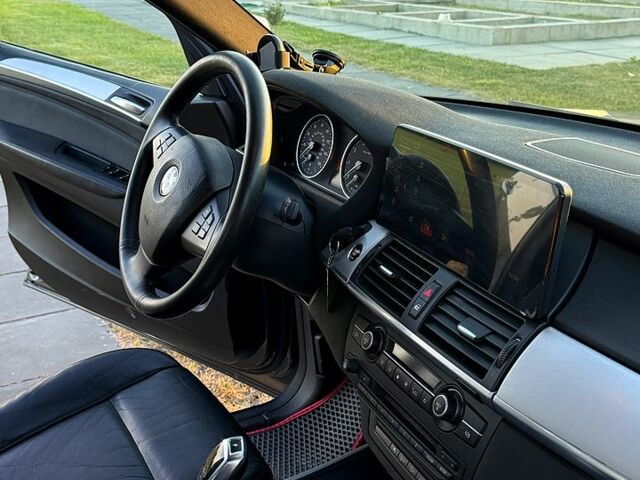 Серый БМВ Х5, объемом двигателя 3 л и пробегом 244 тыс. км за 17000 $, фото 6 на Automoto.ua