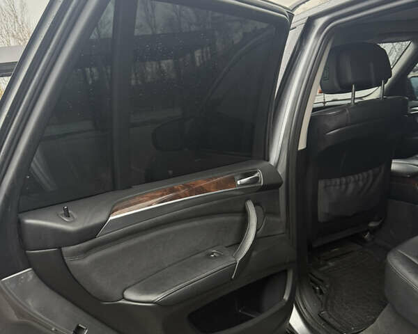 Серый БМВ Х5, объемом двигателя 2.98 л и пробегом 230 тыс. км за 14500 $, фото 24 на Automoto.ua