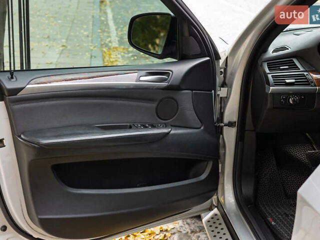 Сірий БМВ Х5, об'ємом двигуна 3 л та пробігом 237 тис. км за 19900 $, фото 25 на Automoto.ua