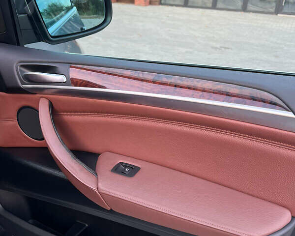 Серый БМВ Х5, объемом двигателя 3 л и пробегом 221 тыс. км за 21531 $, фото 42 на Automoto.ua