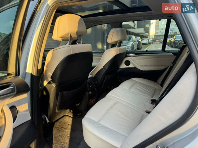 Серый БМВ Х5, объемом двигателя 3 л и пробегом 287 тыс. км за 15500 $, фото 34 на Automoto.ua