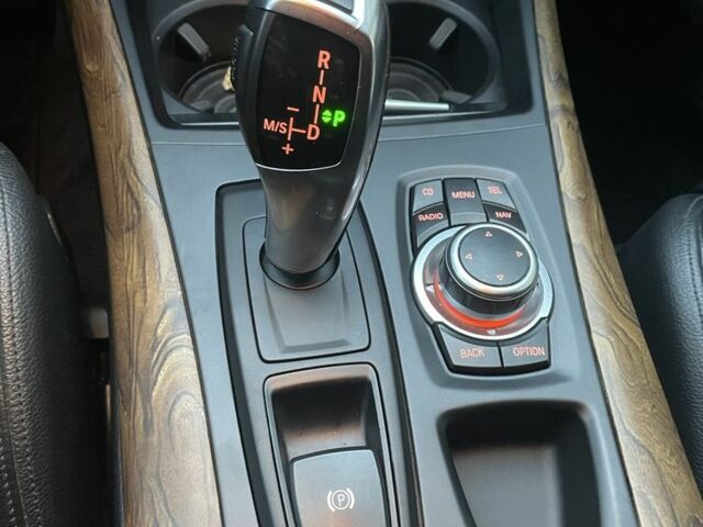 Серый БМВ Х5, объемом двигателя 3 л и пробегом 199 тыс. км за 18500 $, фото 1 на Automoto.ua