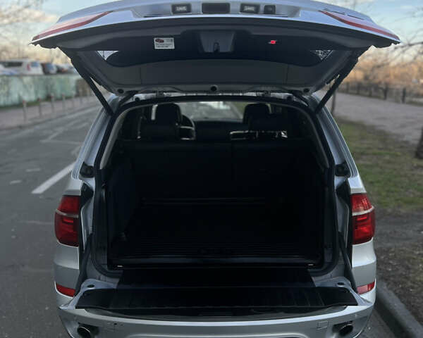Сірий БМВ Х5, об'ємом двигуна 3 л та пробігом 238 тис. км за 16300 $, фото 9 на Automoto.ua