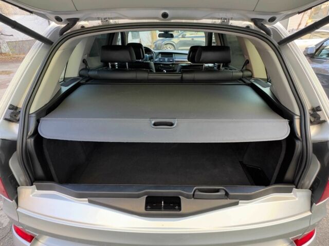 Серый БМВ Х5, объемом двигателя 3 л и пробегом 211 тыс. км за 8500 $, фото 3 на Automoto.ua