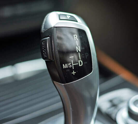 Сірий БМВ Х5, об'ємом двигуна 3 л та пробігом 237 тис. км за 19900 $, фото 39 на Automoto.ua