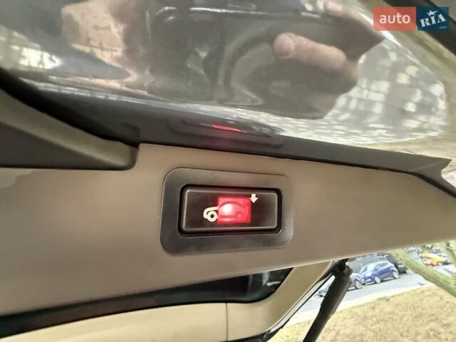 Серый БМВ Х5, объемом двигателя 3 л и пробегом 320 тыс. км за 16900 $, фото 87 на Automoto.ua