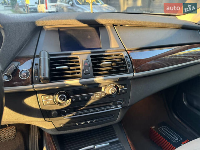 Серый БМВ Х5, объемом двигателя 3 л и пробегом 287 тыс. км за 15500 $, фото 39 на Automoto.ua