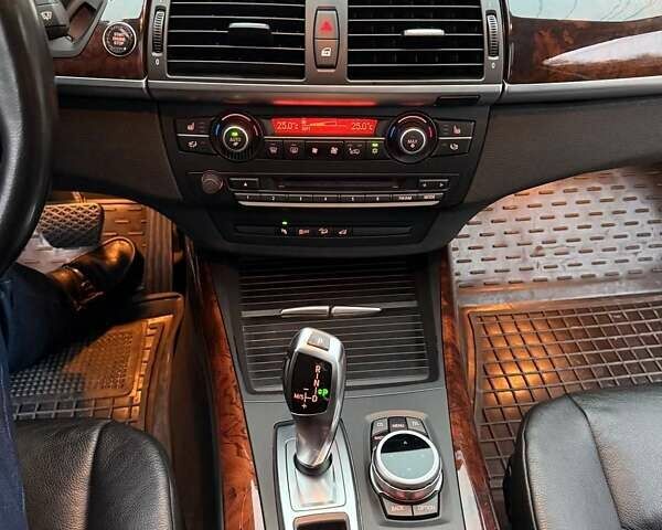 Серый БМВ Х5, объемом двигателя 2.98 л и пробегом 168 тыс. км за 12300 $, фото 9 на Automoto.ua