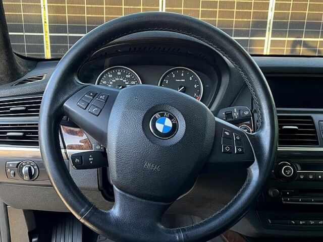 Сірий БМВ Х5, об'ємом двигуна 3 л та пробігом 400 тис. км за 12700 $, фото 3 на Automoto.ua