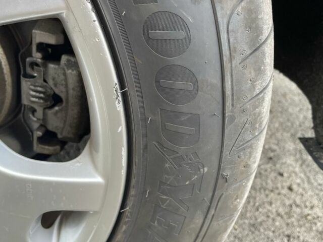 Серый БМВ Х5, объемом двигателя 3 л и пробегом 199 тыс. км за 18500 $, фото 7 на Automoto.ua