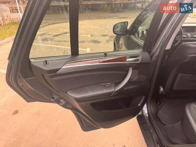 Серый БМВ Х5, объемом двигателя 2.98 л и пробегом 214 тыс. км за 15500 $, фото 8 на Automoto.ua