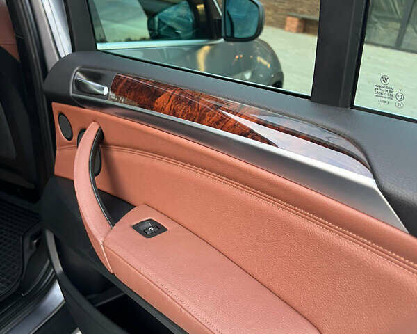 Серый БМВ Х5, объемом двигателя 3 л и пробегом 221 тыс. км за 21531 $, фото 35 на Automoto.ua